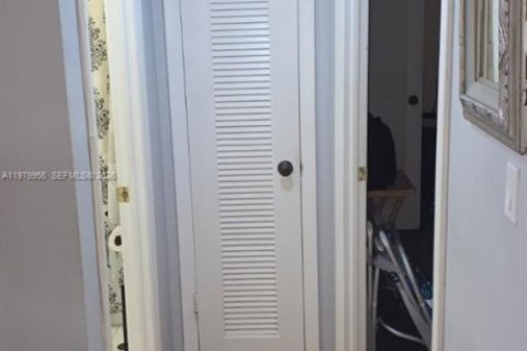 Copropriété à louer à Sunrise, Floride: 2 chambres, 78.97 m2 № 2046361 - photo 4