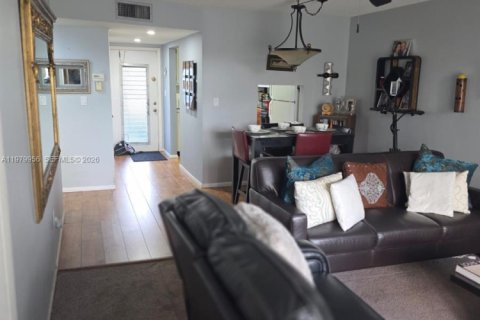 Copropriété à louer à Sunrise, Floride: 2 chambres, 78.97 m2 № 2046361 - photo 6