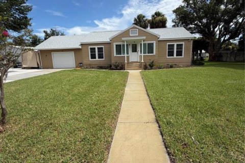 Villa ou maison à louer à Oak Hill, Floride: 2 chambres, 130.06 m2 № 2224296 - photo 2