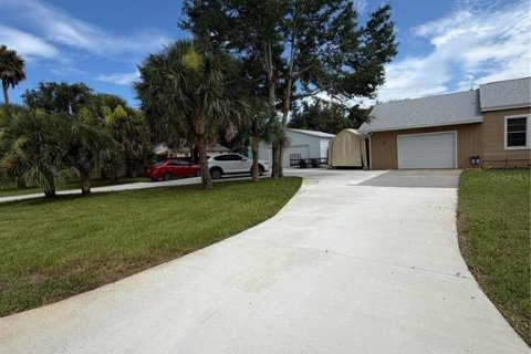 Villa ou maison à louer à Oak Hill, Floride: 2 chambres, 130.06 m2 № 2224296 - photo 4