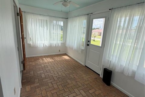 Villa ou maison à louer à Oak Hill, Floride: 2 chambres, 130.06 m2 № 2224296 - photo 11