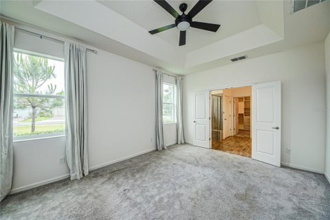 House in Davenport, Florida 4 bedrooms, 247.21 sq.m. № 1521750 - photo 17