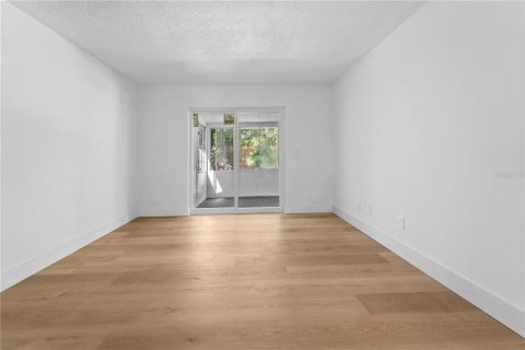 Villa ou maison à vendre à Orlando, Floride: 3 chambres, 116.22 m2 № 2358907 - photo 12