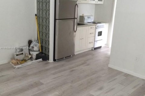 Снять в аренду кондоминиум в Майами-Бич, Флорида 1 спальня, 43.2м2, № 1972756 - фото 9