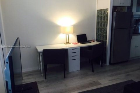 Снять в аренду кондоминиум в Майами-Бич, Флорида 1 спальня, 43.2м2, № 1972756 - фото 4