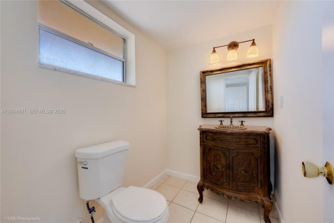 Купить кондоминиум в Майами, Флорида 1 спальня, 72.37м2, № 2070378 - фото 12