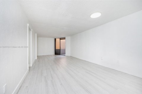 Condo in Miami, Florida, 2 bedrooms  № 1845455 - photo 21