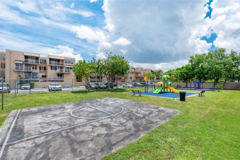 Condo in Miami, Florida, 2 bedrooms  № 1845455 - photo 23