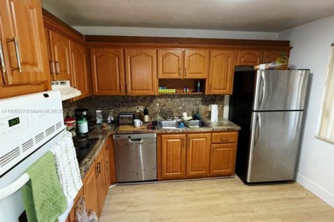 Купить кондоминиум в Уэстон, Флорида 2 спальни, 116.69м2, № 1965802 - фото 3