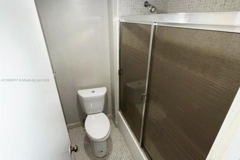 Купить кондоминиум в Уэстон, Флорида 2 спальни, 116.69м2, № 1965802 - фото 12