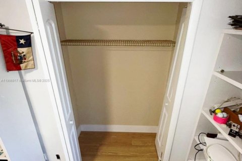 Купить кондоминиум в Уэстон, Флорида 2 спальни, 116.69м2, № 1965802 - фото 15