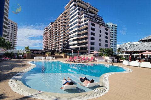 Condo in Miami Beach, Florida, 2 bedrooms  № 2022670 - photo 19