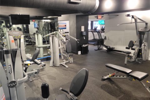 Condo in Miami Beach, Florida, 2 bedrooms  № 2022670 - photo 21