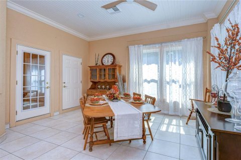 House in Valrico, Florida 4 bedrooms, 351.54 sq.m. № 2151202 - photo 19