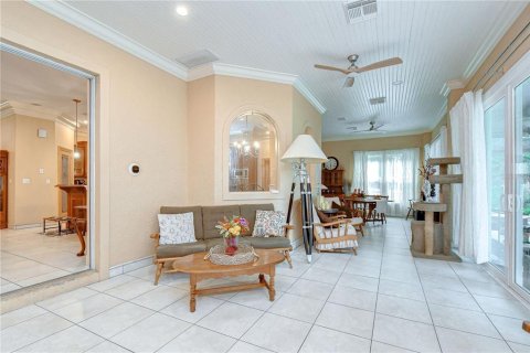 House in Valrico, Florida 4 bedrooms, 351.54 sq.m. № 2151202 - photo 18