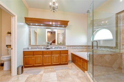 House in Valrico, Florida 4 bedrooms, 351.54 sq.m. № 2151202 - photo 24
