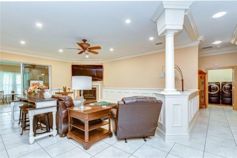 House in Valrico, Florida 4 bedrooms, 351.54 sq.m. № 2151202 - photo 14