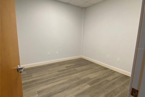 Commercial property in Lady Lake, Florida 178.37 sq.m. № 910300 - photo 3