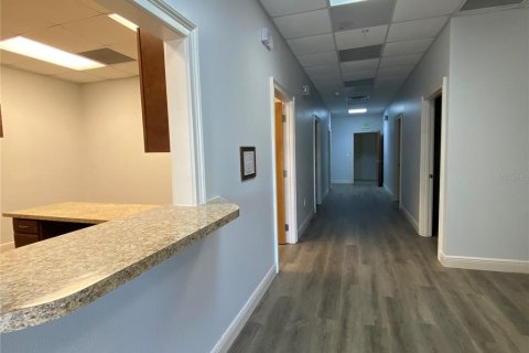 Commercial property in Lady Lake, Florida 178.37 sq.m. № 910300 - photo 8