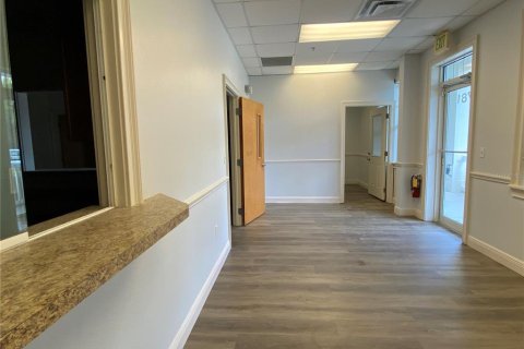 Commercial property in Lady Lake, Florida 178.37 sq.m. № 910300 - photo 9