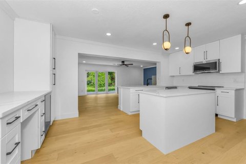 Casa en venta en Saint Petersburg, Florida, 4 dormitorios, 221.48 m2 № 2197628 - foto 11