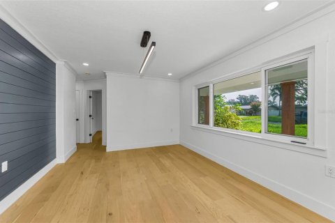 Casa en venta en Saint Petersburg, Florida, 4 dormitorios, 221.48 m2 № 2197628 - foto 8