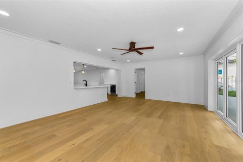 Casa en venta en Saint Petersburg, Florida, 4 dormitorios, 221.48 m2 № 2197628 - foto 21