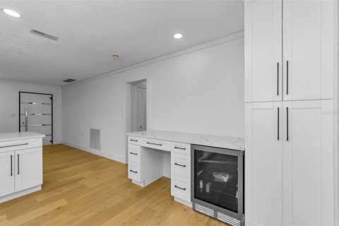 Casa en venta en Saint Petersburg, Florida, 4 dormitorios, 221.48 m2 № 2197628 - foto 16