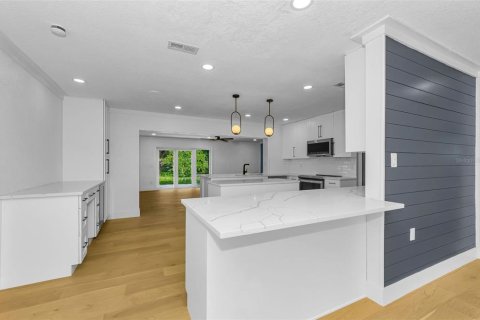 Casa en venta en Saint Petersburg, Florida, 4 dormitorios, 221.48 m2 № 2197628 - foto 10