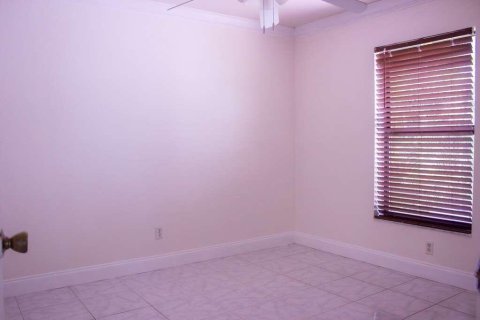Casa en venta en Port St. Lucie, Florida, 4 dormitorios, 199.74 m2 № 2260783 - foto 10