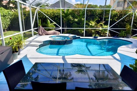 House in Weston, Florida 4 bedrooms, 247.96 sq.m. № 1821608 - photo 9