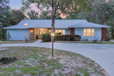 House in Dunnellon, Florida 3 bedrooms, 227.52 sq.m. № 2238031 - photo 2