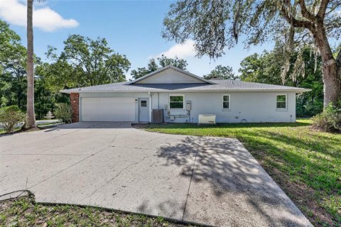 House in Dunnellon, Florida 3 bedrooms, 227.52 sq.m. № 2238031 - photo 7