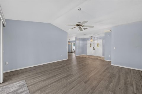 House in Dunnellon, Florida 3 bedrooms, 227.52 sq.m. № 2238031 - photo 17