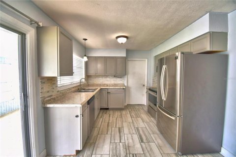 Villa ou maison à louer à Winter Haven, Floride: 3 chambres, 106.28 m2 № 2410203 - photo 17