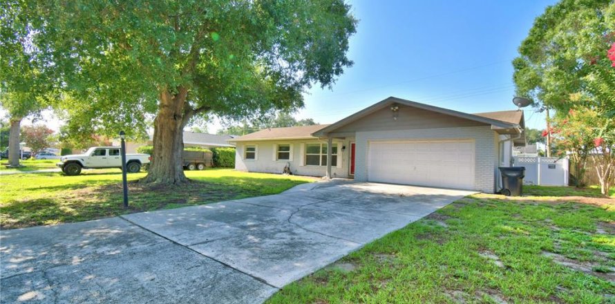 Villa ou maison à Winter Haven, Floride 3 chambres, 106.28 m2 № 2410203