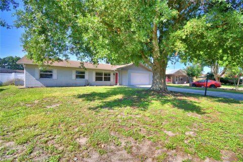 Villa ou maison à louer à Winter Haven, Floride: 3 chambres, 106.28 m2 № 2410203 - photo 4