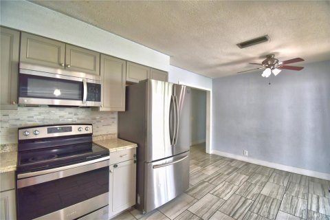 Villa ou maison à louer à Winter Haven, Floride: 3 chambres, 106.28 m2 № 2410203 - photo 18