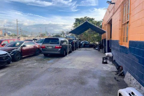 Immobilier commercial à vendre à Miami, Floride № 1709664 - photo 6