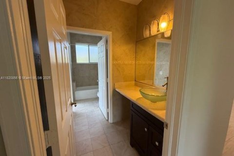 Villa ou maison à louer à Weston, Floride: 5 chambres, 243.31 m2 № 1779323 - photo 21
