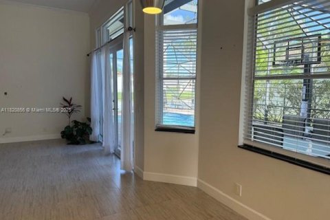 Villa ou maison à louer à Weston, Floride: 5 chambres, 243.31 m2 № 1779323 - photo 12