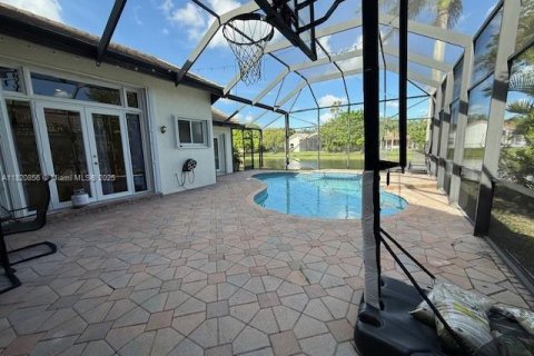 Villa ou maison à louer à Weston, Floride: 5 chambres, 243.31 m2 № 1779323 - photo 26