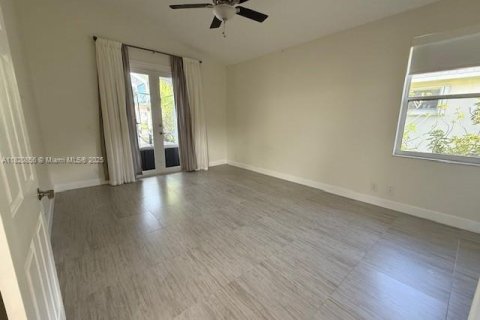 Villa ou maison à louer à Weston, Floride: 5 chambres, 243.31 m2 № 1779323 - photo 5