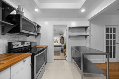 Villa ou maison à louer à Miami, Floride: 4 chambres, 140.93 m2 № 1989298 - photo 9