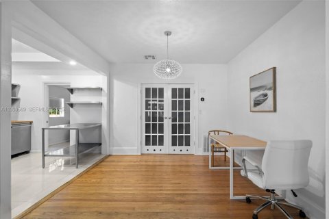 Villa ou maison à louer à Miami, Floride: 4 chambres, 140.93 m2 № 1989298 - photo 5