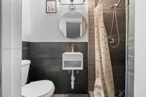 Villa ou maison à louer à Miami, Floride: 4 chambres, 140.93 m2 № 1989298 - photo 30