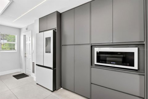 Снять в аренду виллу или дом в Брейдентон, Флорида 2 спальни, 94.3м2, № 2229960 - фото 15