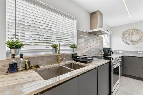Снять в аренду виллу или дом в Брейдентон, Флорида 2 спальни, 94.3м2, № 2229960 - фото 12