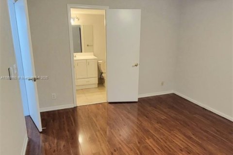 Condominio en venta en Pembroke Pines, Florida, 2 dormitorios, 96.99 m2 № 1855212 - foto 30