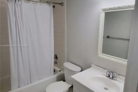 Condominio en venta en Pembroke Pines, Florida, 2 dormitorios, 96.99 m2 № 1855212 - foto 19